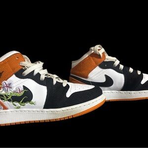 Nike Floral Embroidered Sneakers